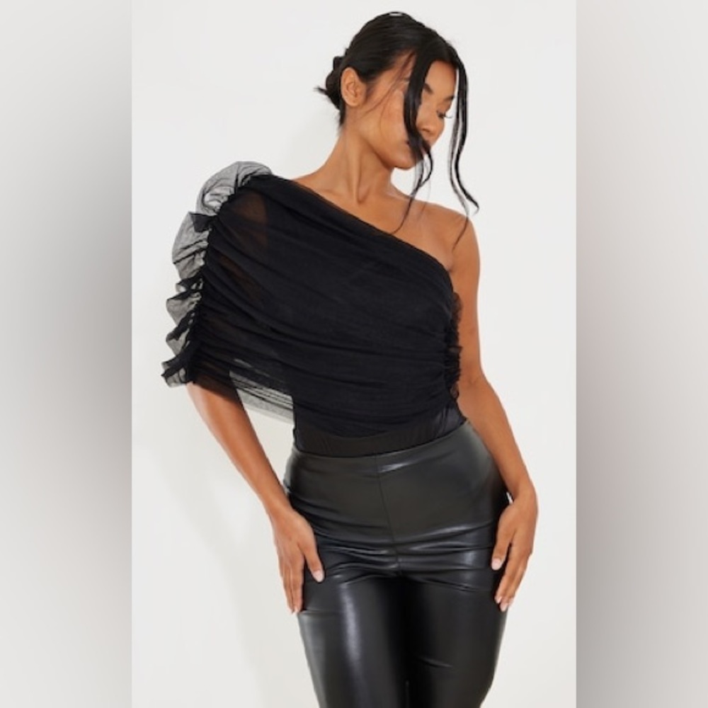 NWT PrettyLittleThing Black Sheer Ruffle One Shoulder Bodysuit sz 2